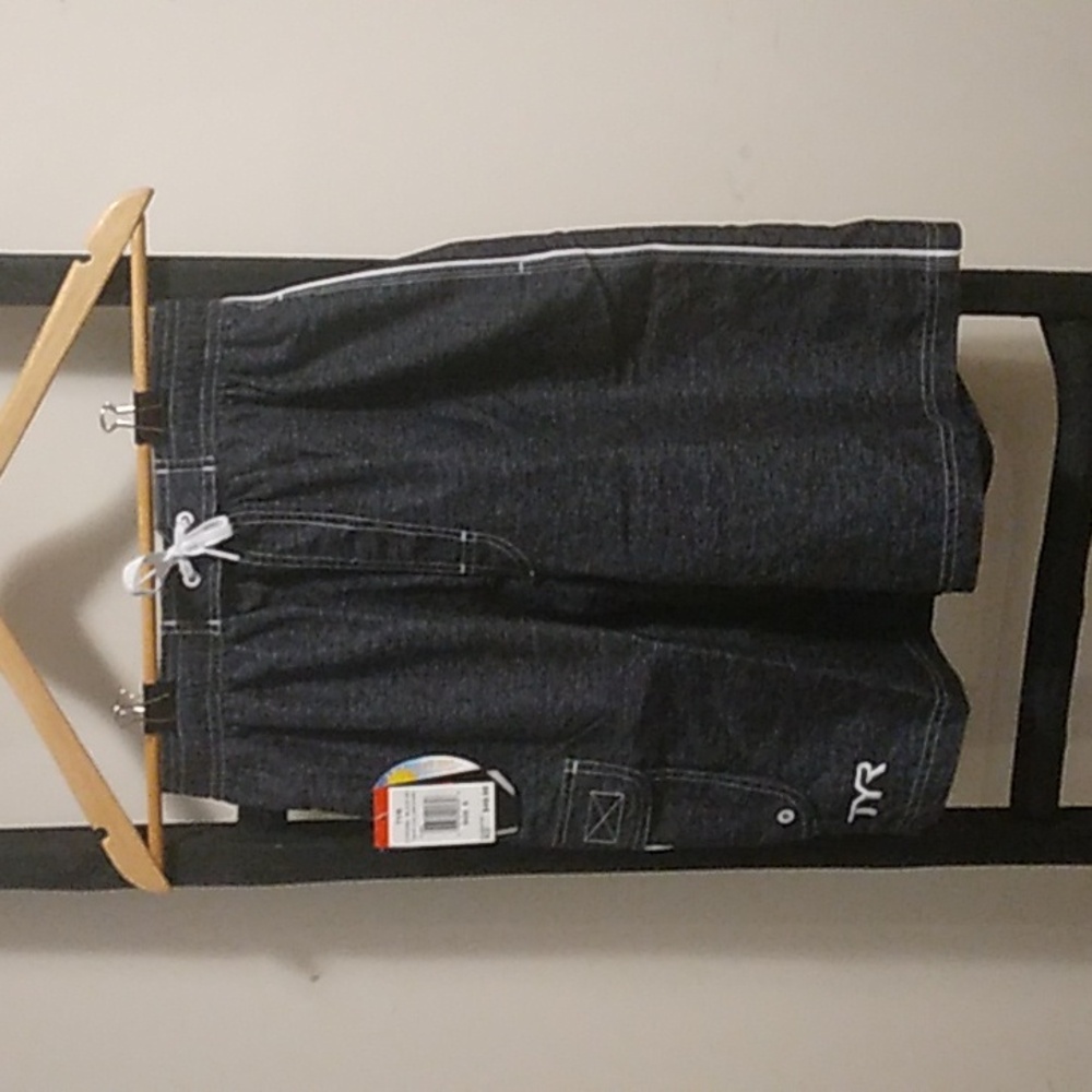 Men's TYR Swim Shorts Size S NWT